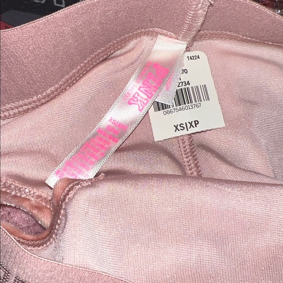 Pink velvet  cheeky - Picture 3 of 3